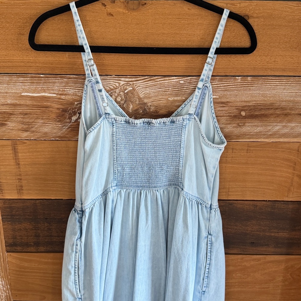 GAP light wash denim midi dress - Picture 5 of 6